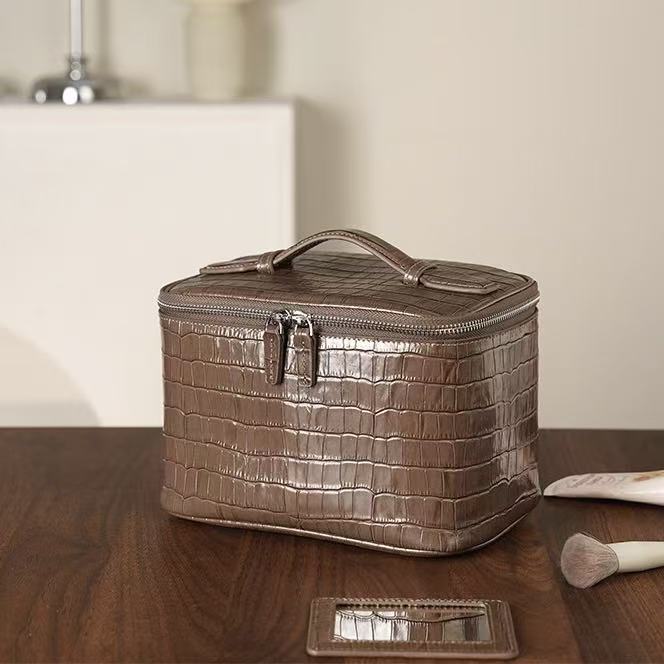 Crocodile-Embossed Genuine Leather Cosmetic Bag - Travel-Friendly Toiletry Pouch with Premium Look, Large Capacity & Practical Storage